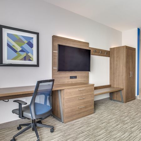 Holiday Inn Express & Suites - Denton South By Ihg Exterior photo