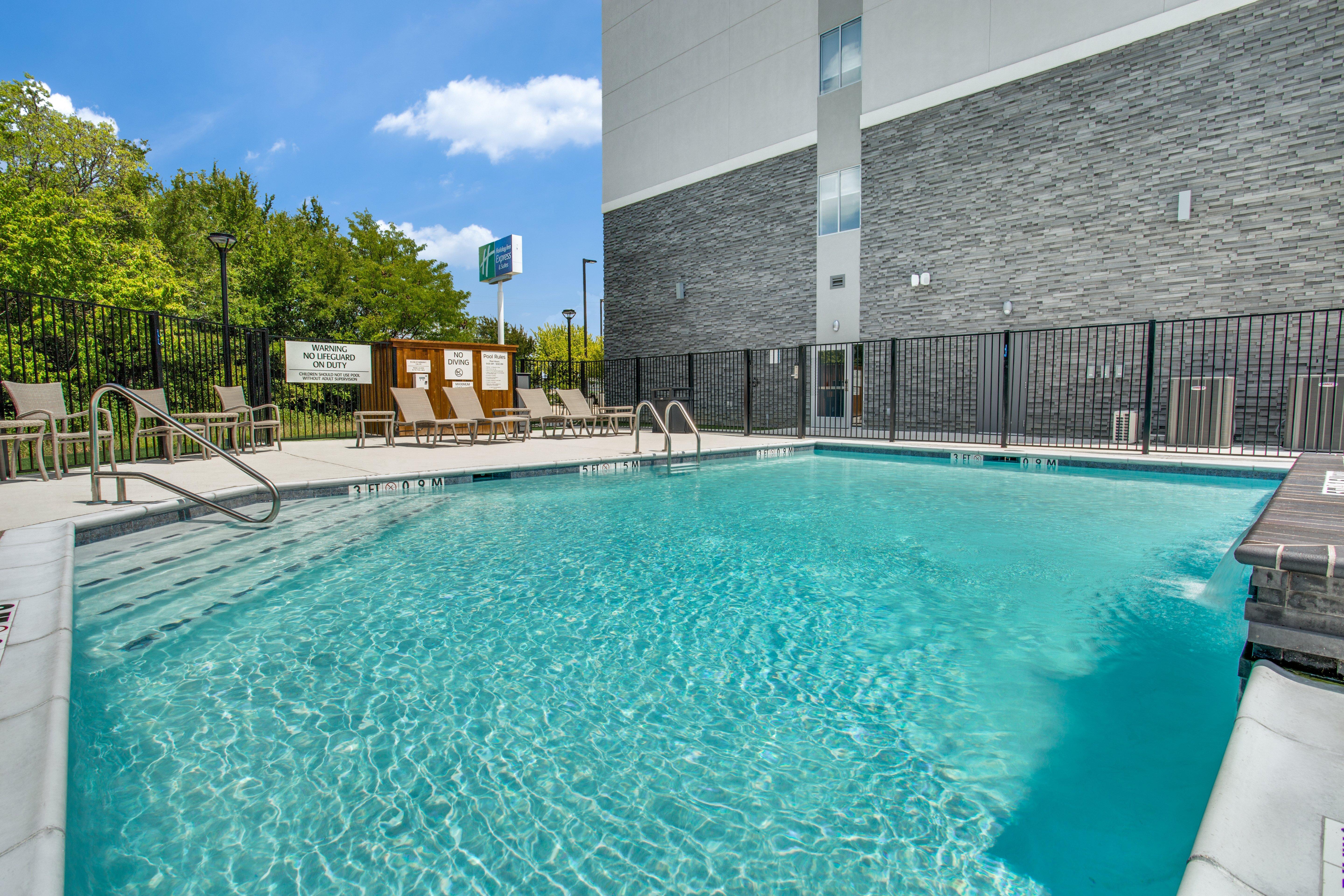 Holiday Inn Express & Suites - Denton South By Ihg Exterior photo