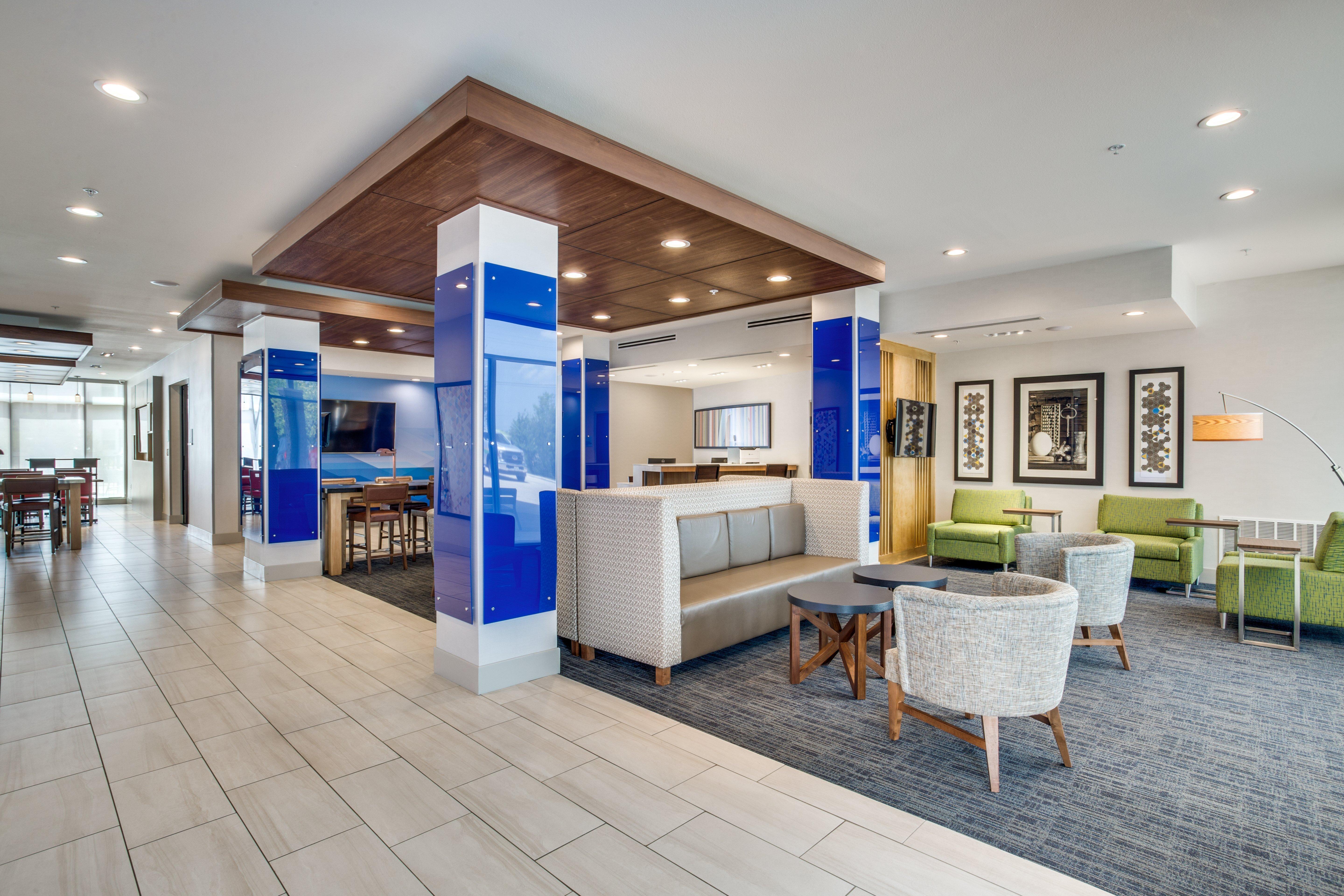 Holiday Inn Express & Suites - Denton South By Ihg Exterior photo