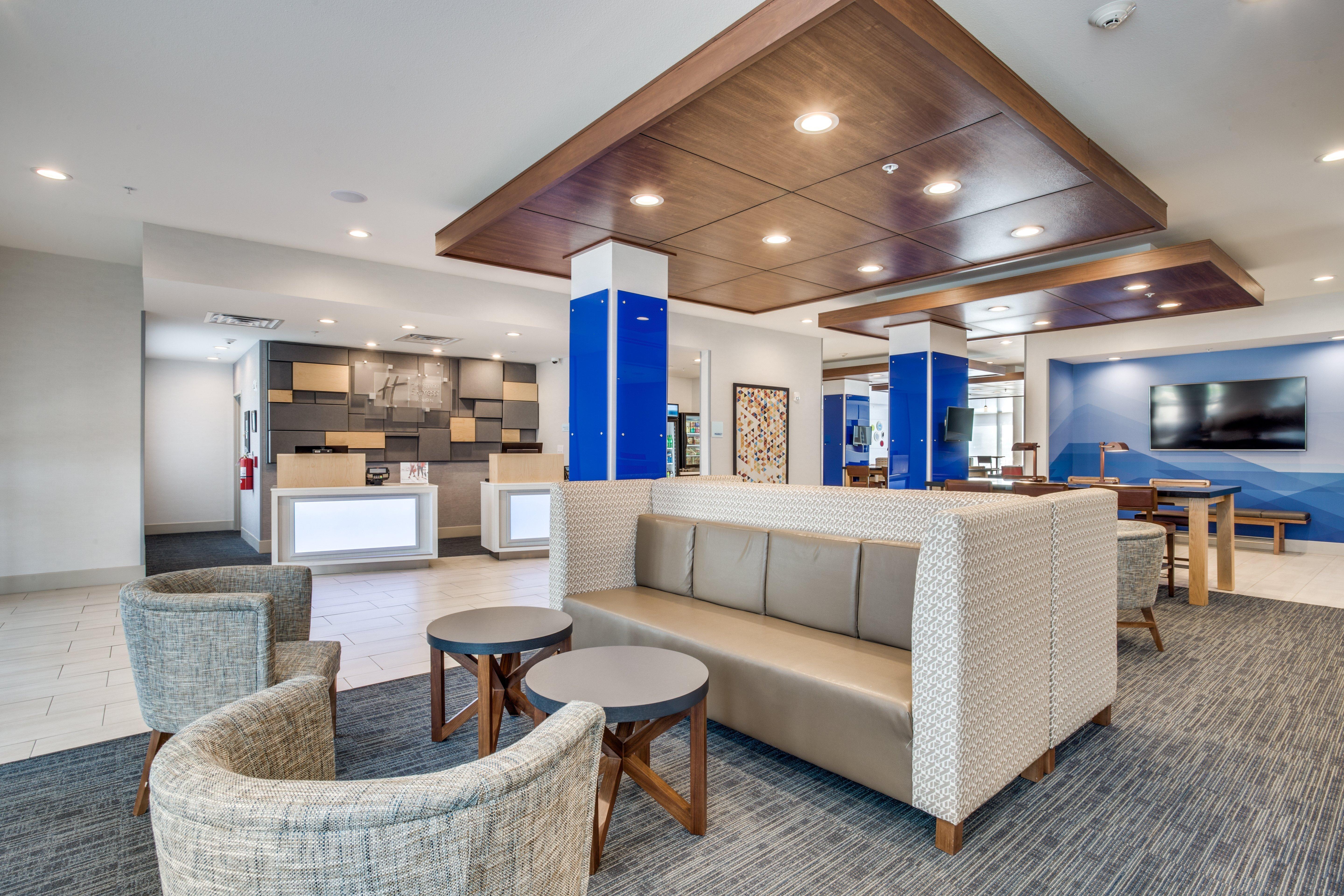 Holiday Inn Express & Suites - Denton South By Ihg Exterior photo