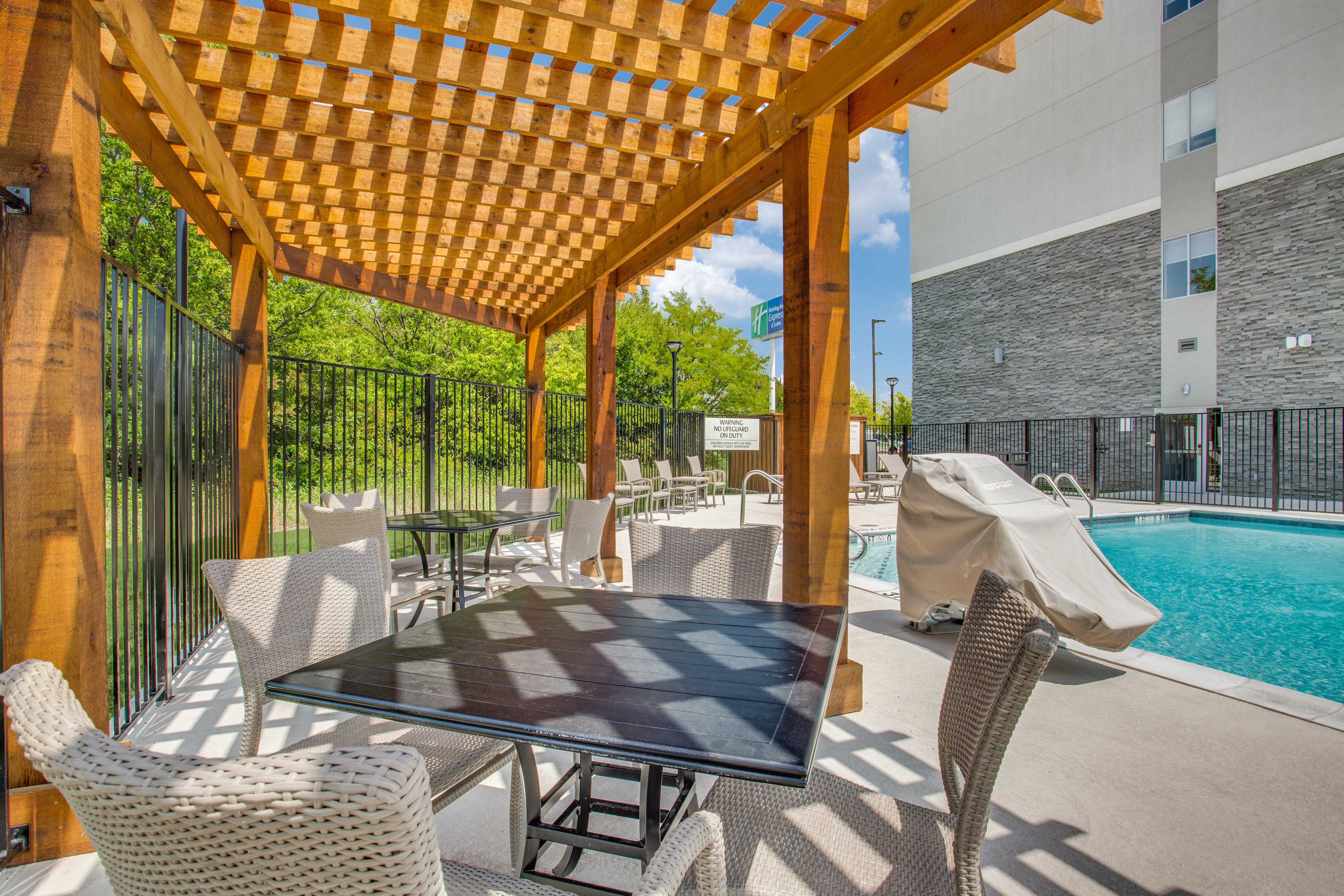 Holiday Inn Express & Suites - Denton South By Ihg Exterior photo