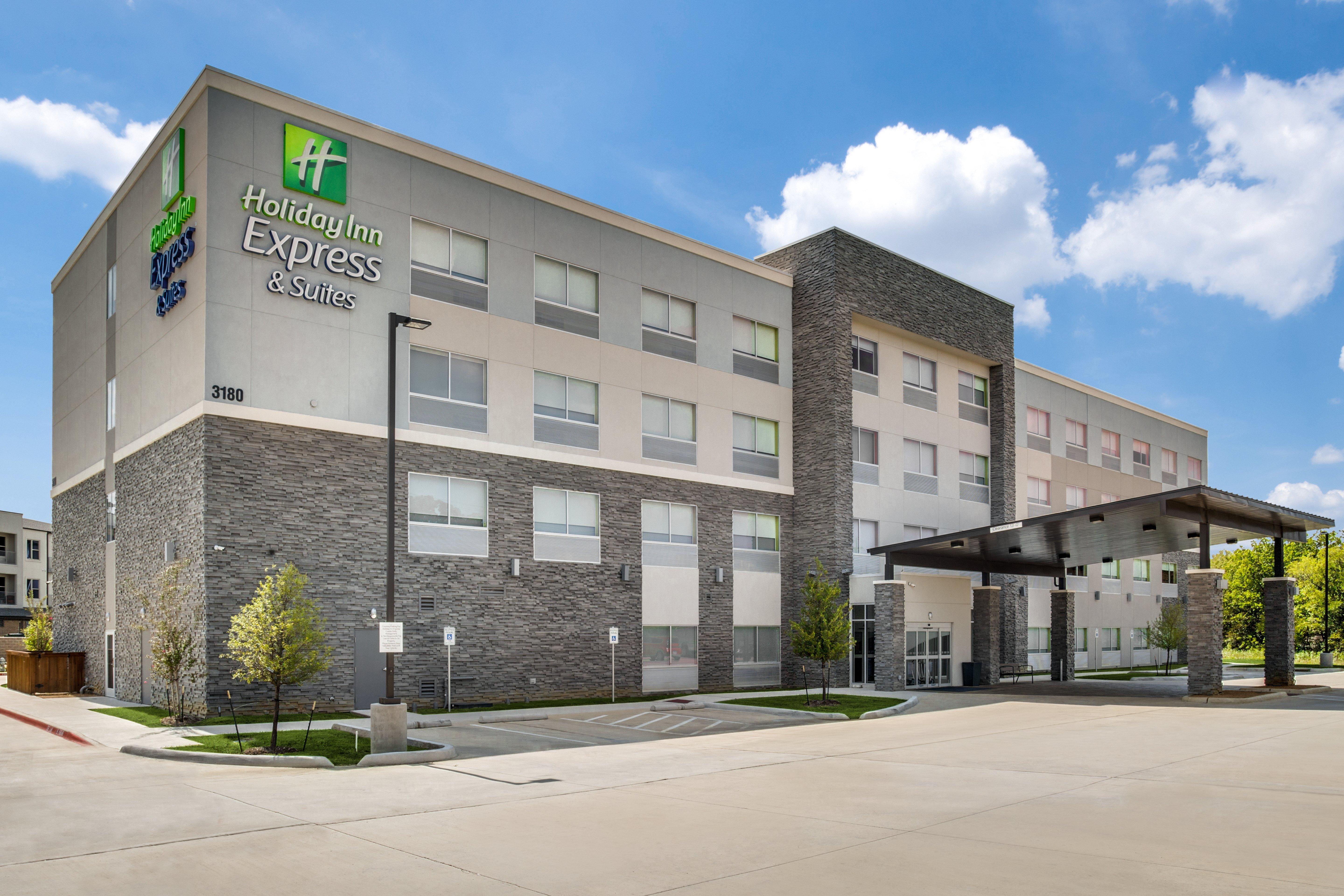 Holiday Inn Express & Suites - Denton South By Ihg Exterior photo