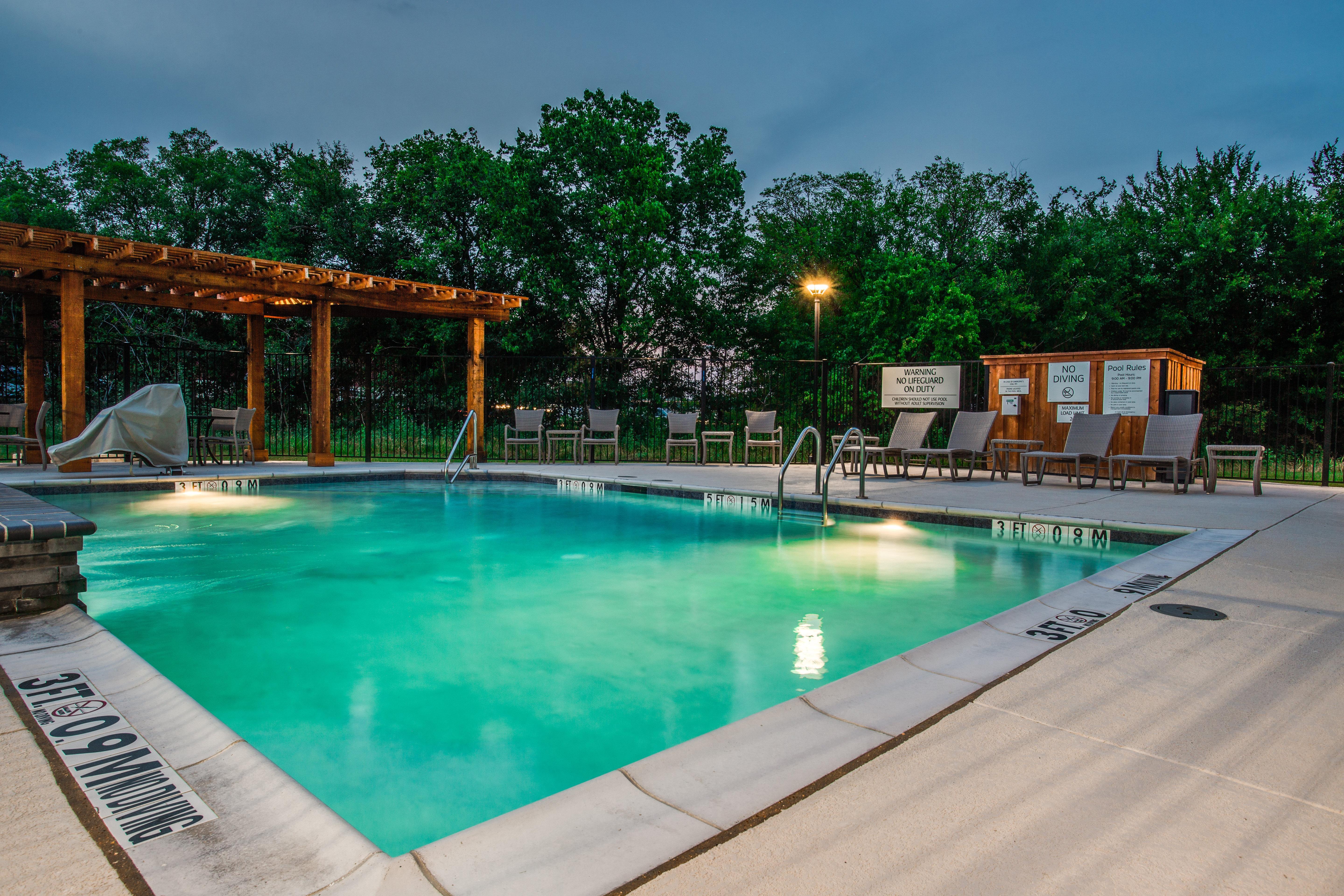 Holiday Inn Express & Suites - Denton South By Ihg Exterior photo