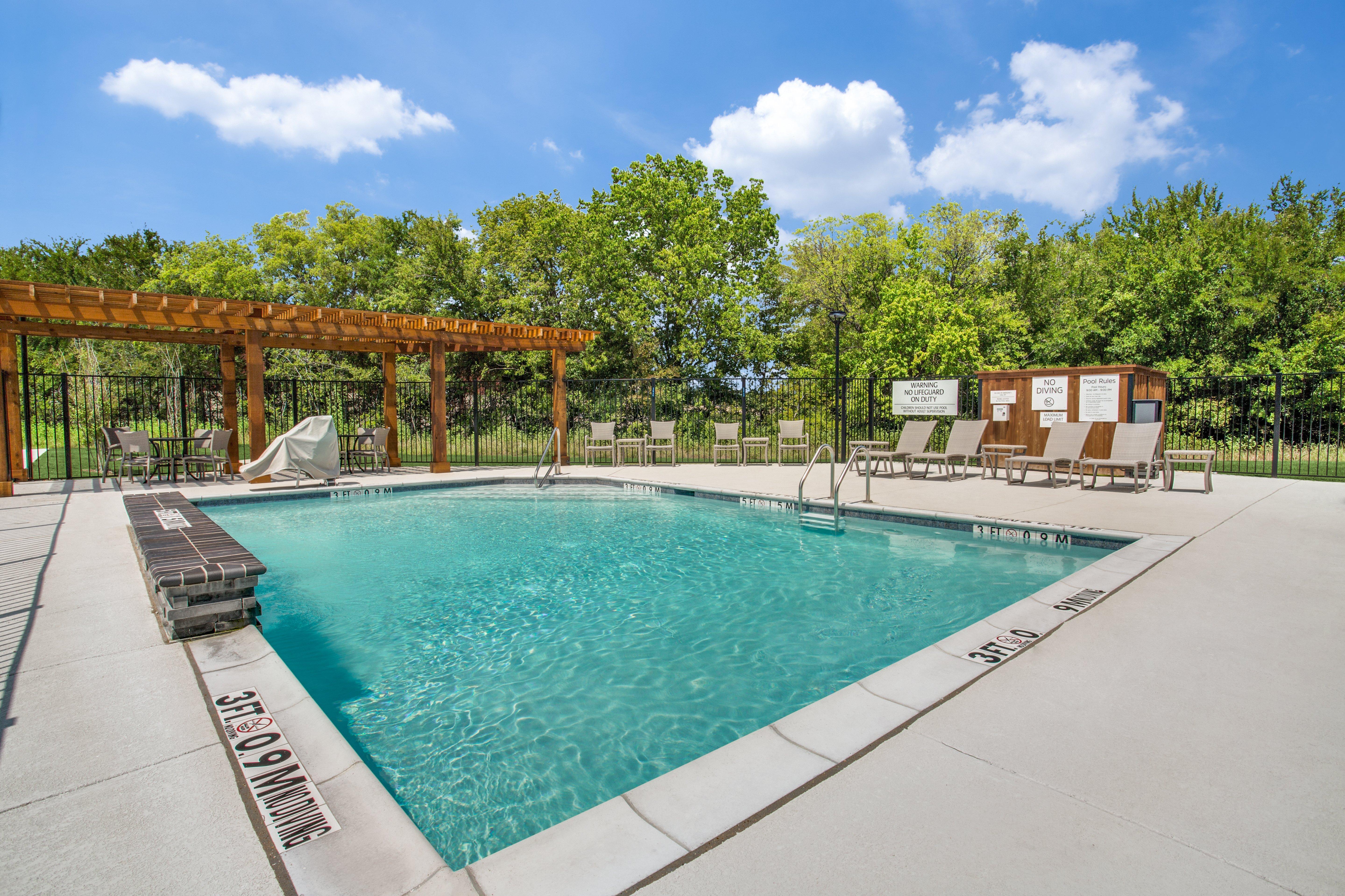 Holiday Inn Express & Suites - Denton South By Ihg Exterior photo