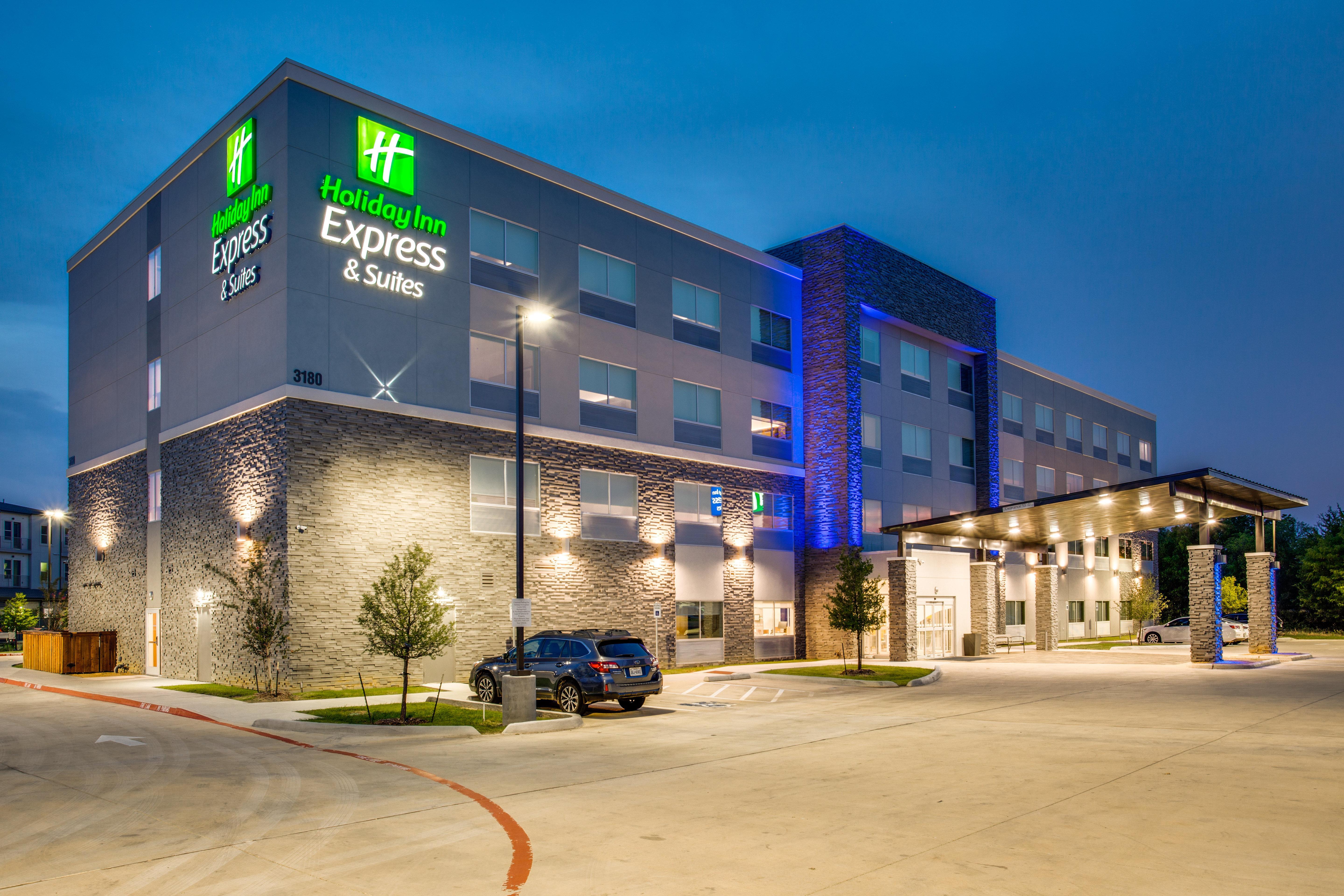 Holiday Inn Express & Suites - Denton South By Ihg Exterior photo