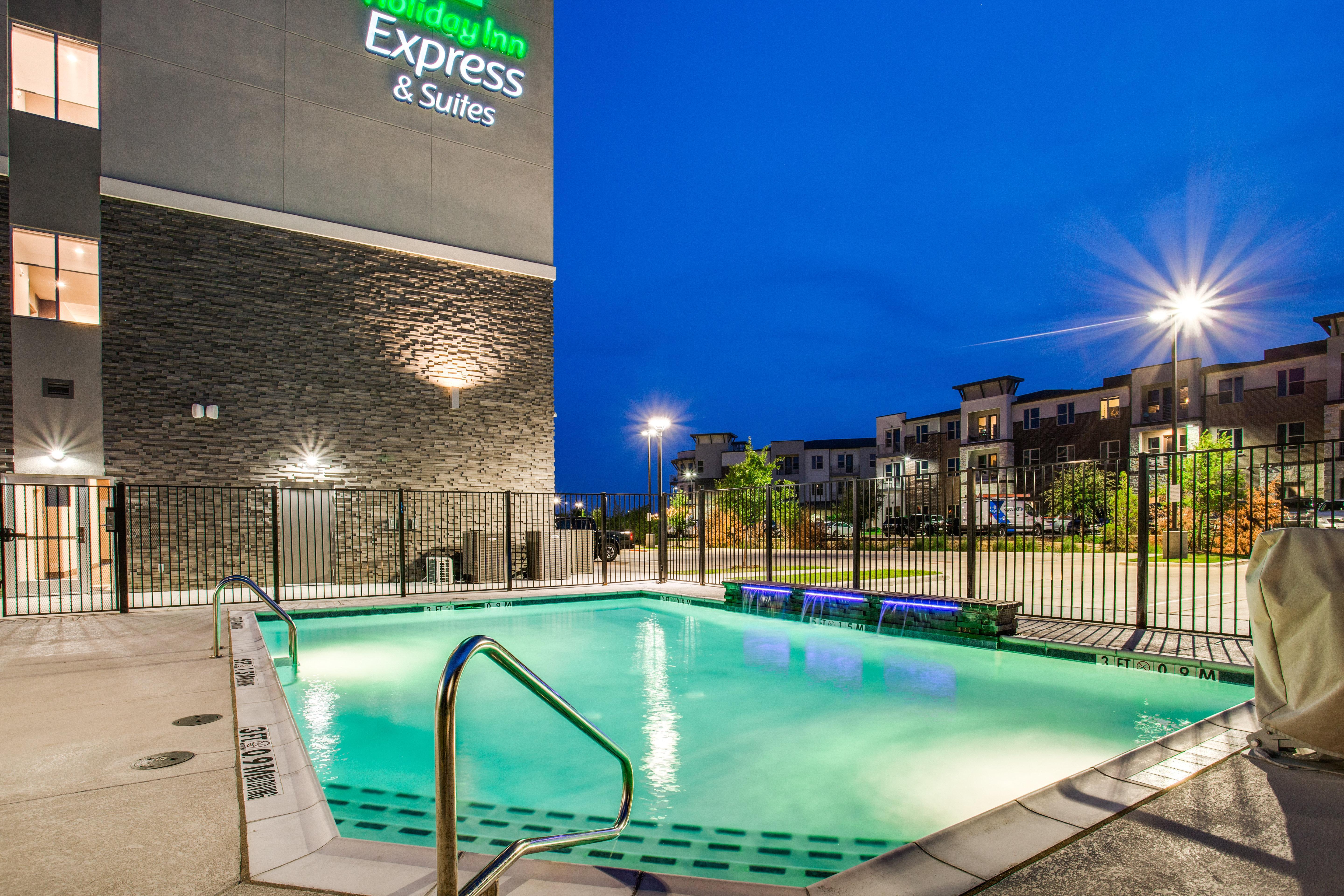 Holiday Inn Express & Suites - Denton South By Ihg Exterior photo
