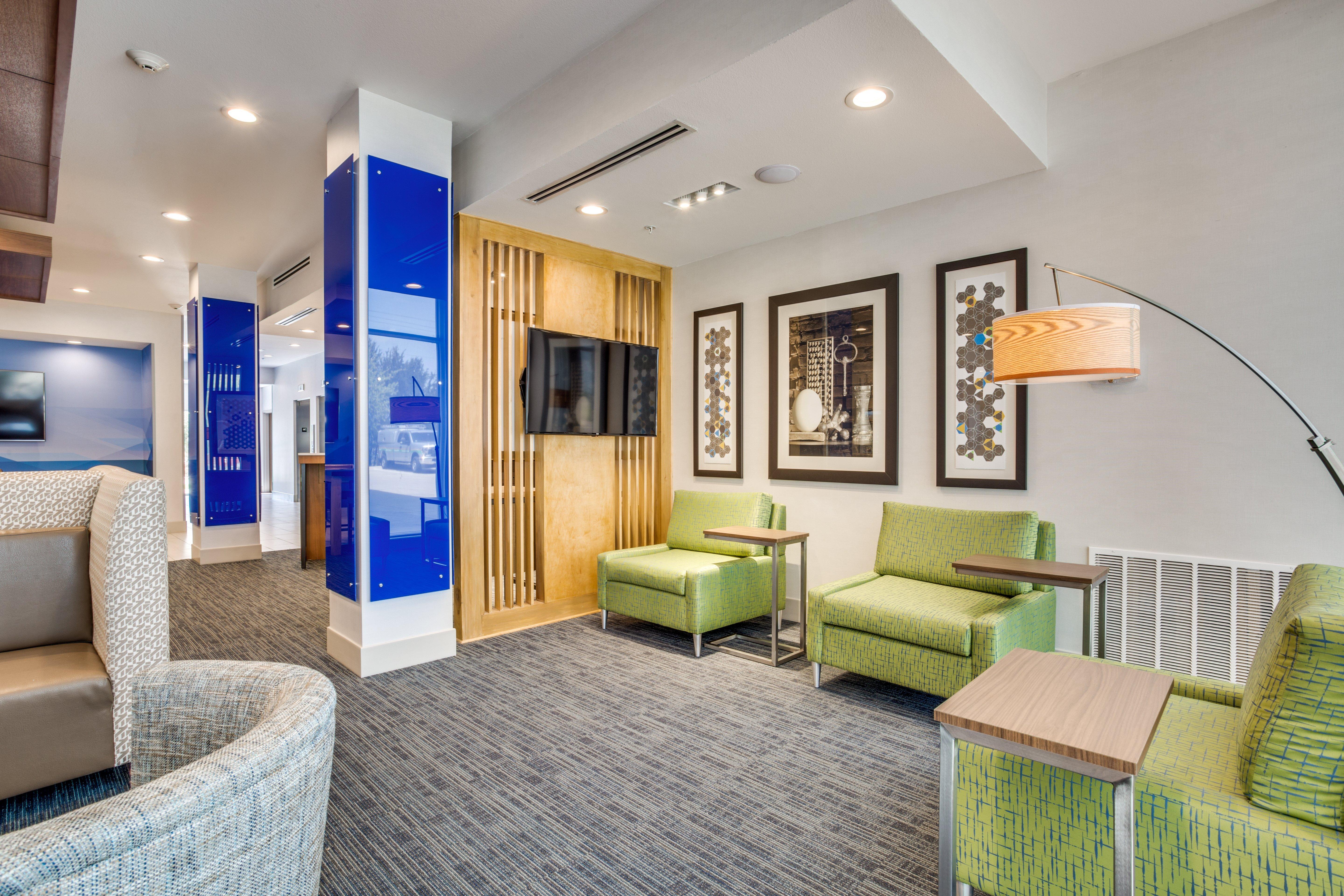Holiday Inn Express & Suites - Denton South By Ihg Exterior photo